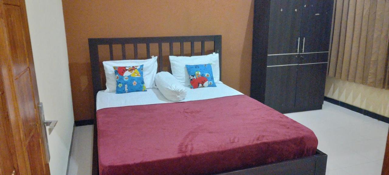 999 Khs 2 Homestay Гилиманук Экстерьер фото