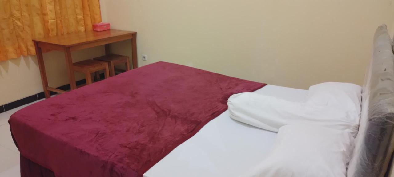 999 Khs 2 Homestay Гилиманук Экстерьер фото