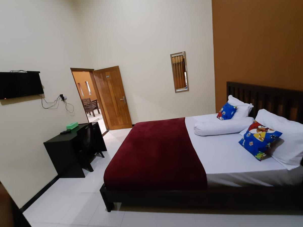 999 Khs 2 Homestay Гилиманук Экстерьер фото