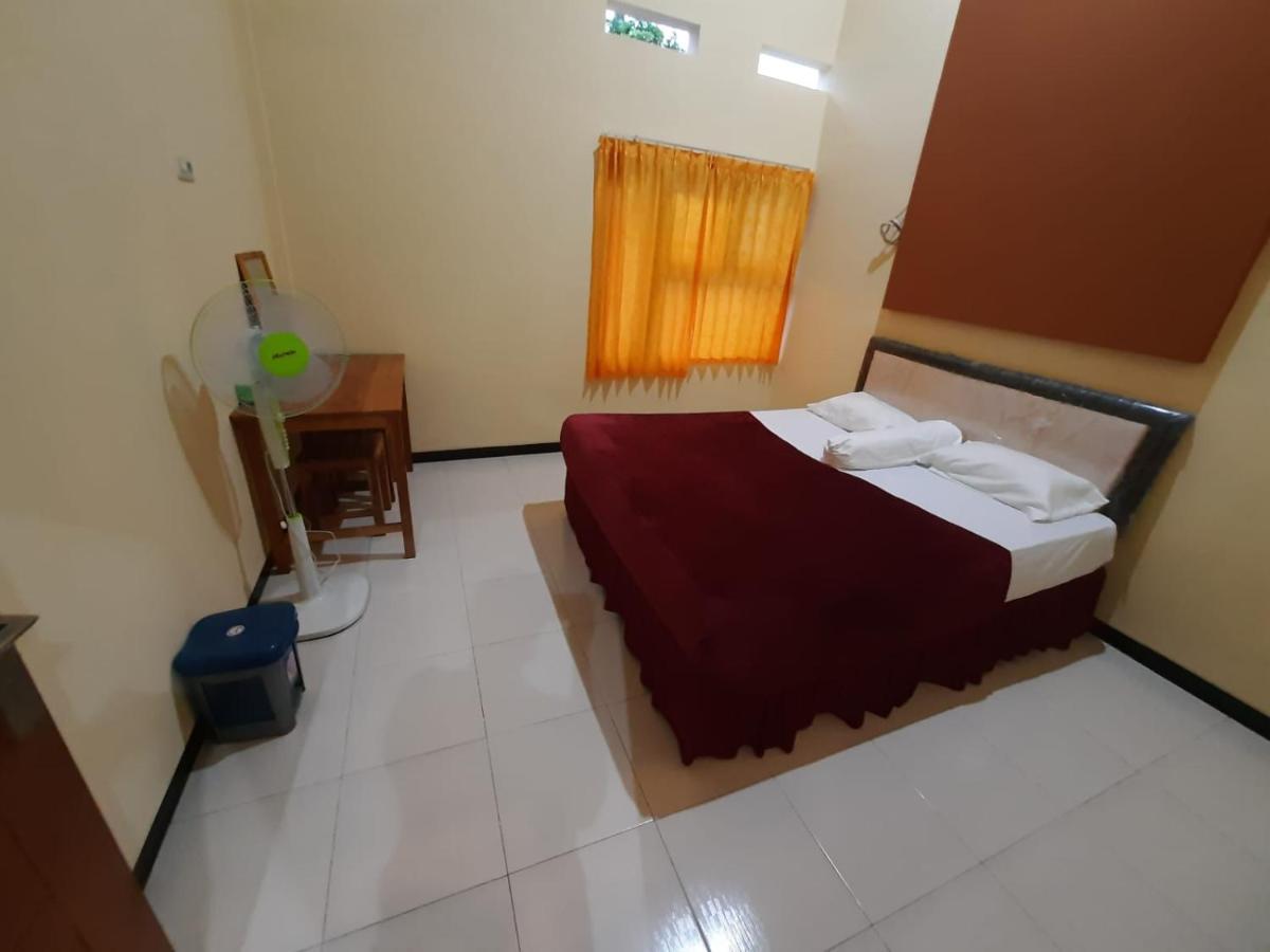 999 Khs 2 Homestay Гилиманук Экстерьер фото