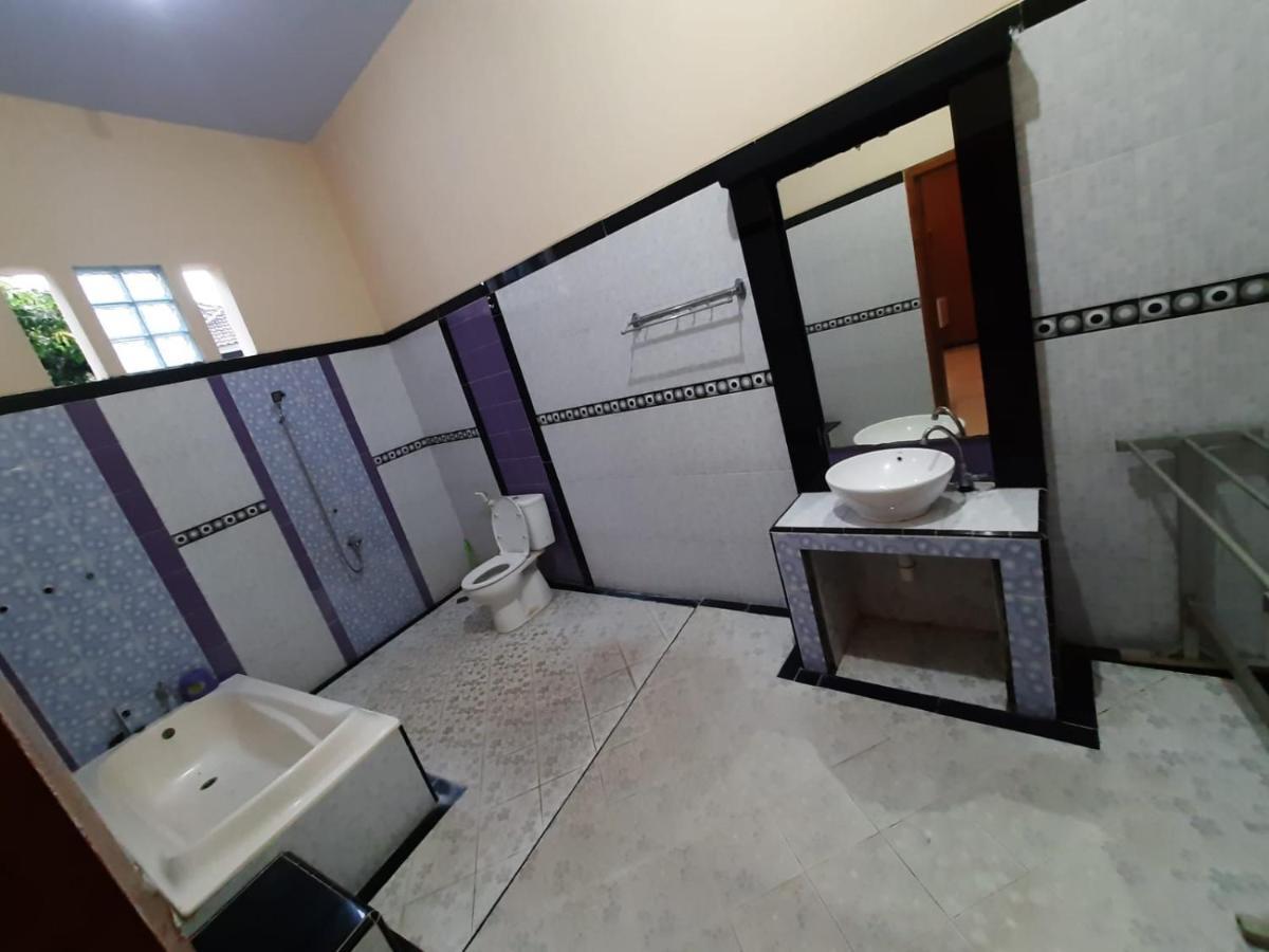 999 Khs 2 Homestay Гилиманук Экстерьер фото