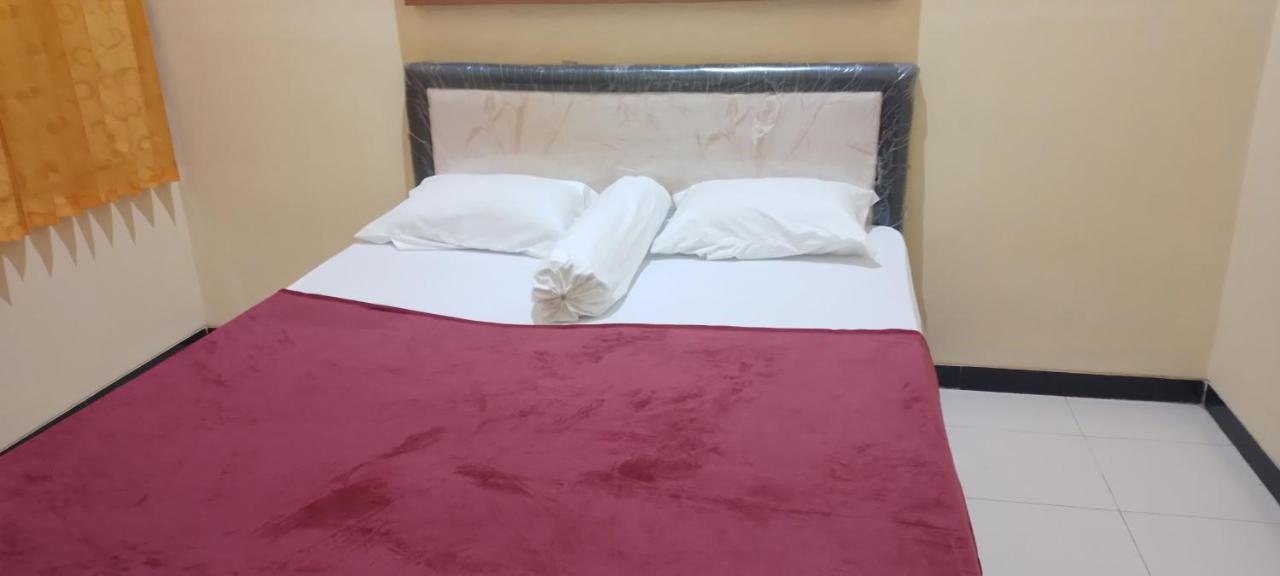 999 Khs 2 Homestay Гилиманук Экстерьер фото