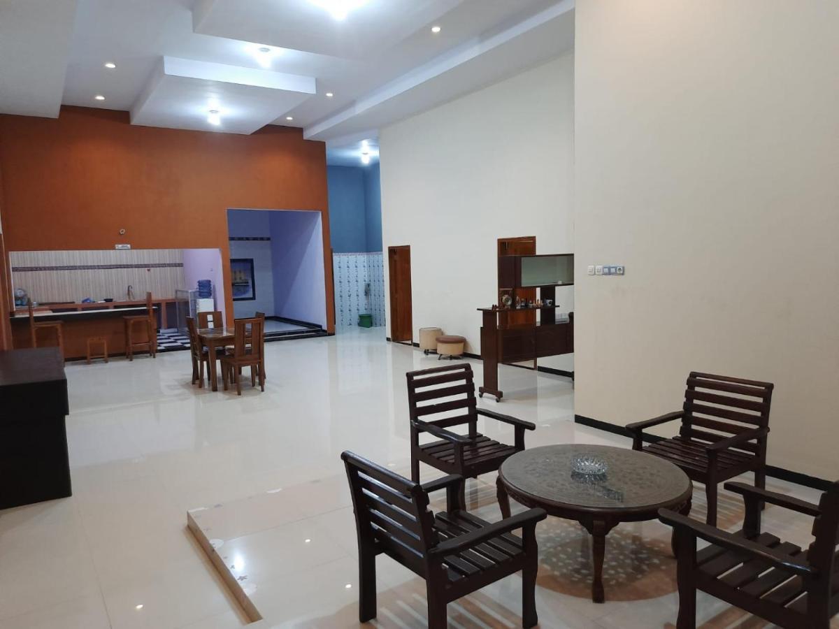 999 Khs 2 Homestay Гилиманук Экстерьер фото