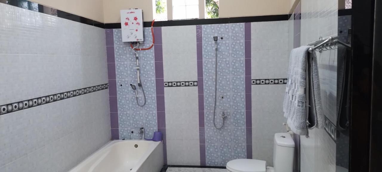999 Khs 2 Homestay Гилиманук Экстерьер фото